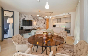 Gralol Port Apartments by Irundo